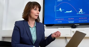 Nancy Fandler Brodin presenterer for kunde